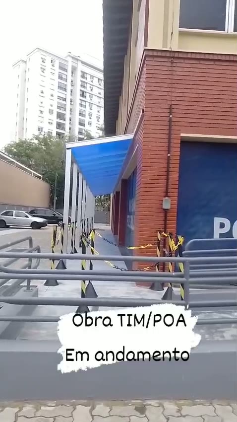 Obra TIM Porto Alegre — cobertura em policarbonato